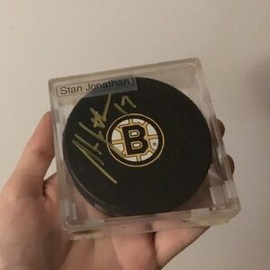 Stan Jonathan signed puck